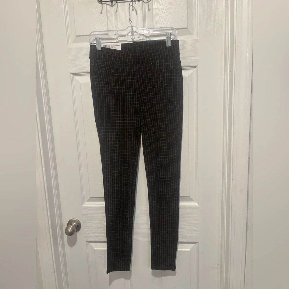 NWT 7 For All Mankind Pull-on Ponte Pants Size Small. Black & White Plaid